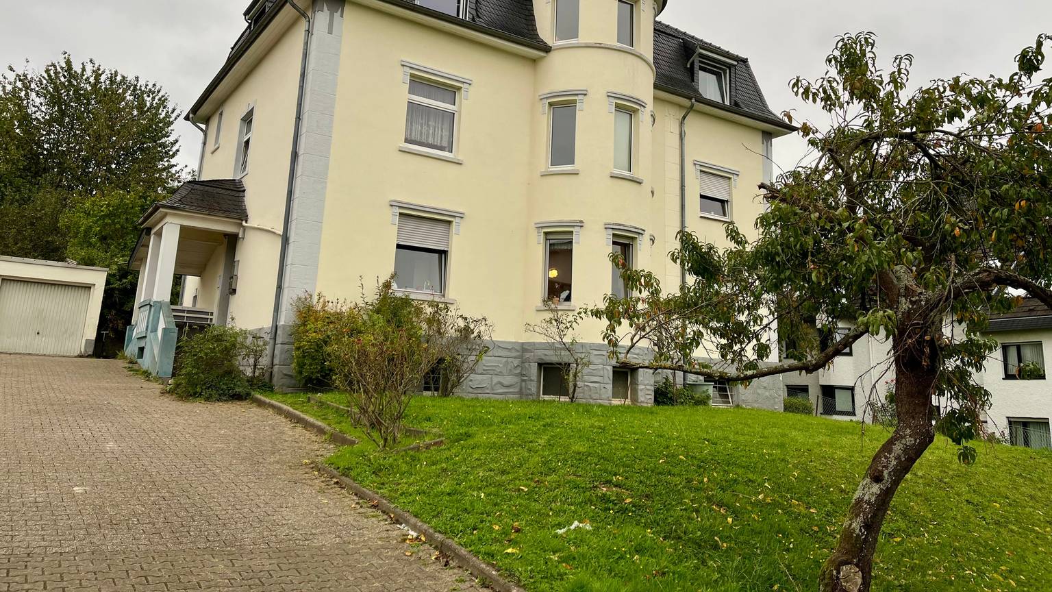 Villa an der Schützenstraße in Leichlingen, die seit Februar 2024 von Geflüchteten bewohnt wird