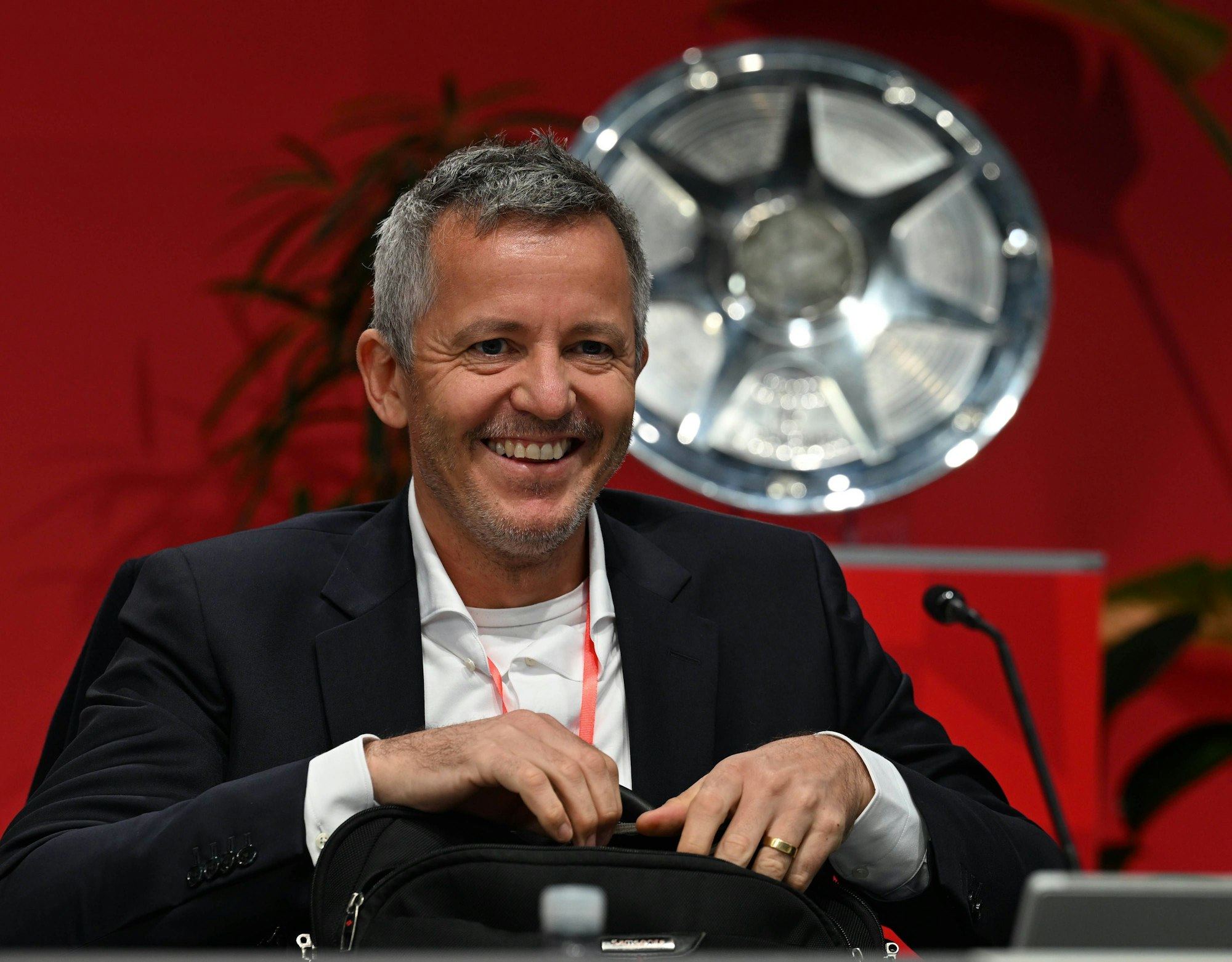 27.09.2025 , xophax, Fussball 1.Bundesliga, 1.FC Koeln Mitgliederversammlung , Präsidentenwahl. Rhein Energie Stadion Jahreshauptversammlung am Samstag den 27.09.2025. 1.FC Köln Geschäftsführer Finanzen Philipp Türoff DFL/DFB REGULATIONS PROHIBIT ANY USE OF PHOTOGRAPHS as IMAGE SEQUENCES and/or QUASI-VIDEO Koeln *** 27 09 2025 , xophax, Fußball 1 Bundesliga, 1 FC Koeln Mitgliederversammlung , Präsidentenwahl Rhein Energie Stadion Jahreshauptversammlung am Samstag den 27 09 2025 1 FC Köln Geschäftsführer Finanzen Philipp Türoff DFL DFB REGULATIONS PROHIBIT ANY USE OF PHOTOGRAPHS as IMAGE SEQUENCES and or QUASI VIDEO Koeln