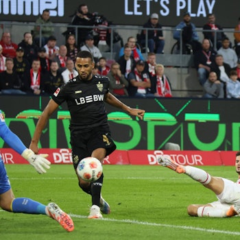 Die Entscheidung: Josha Vagnoman ist Tom Krauß entwischt und überwindet Marvin Schwäbe.