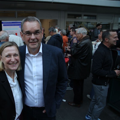 Der alte und neue Bürgermeister Stefan Rosemann und Ehefrau Ulrike freuen sich über die erfolgreiche Stichwahl in Siegburg