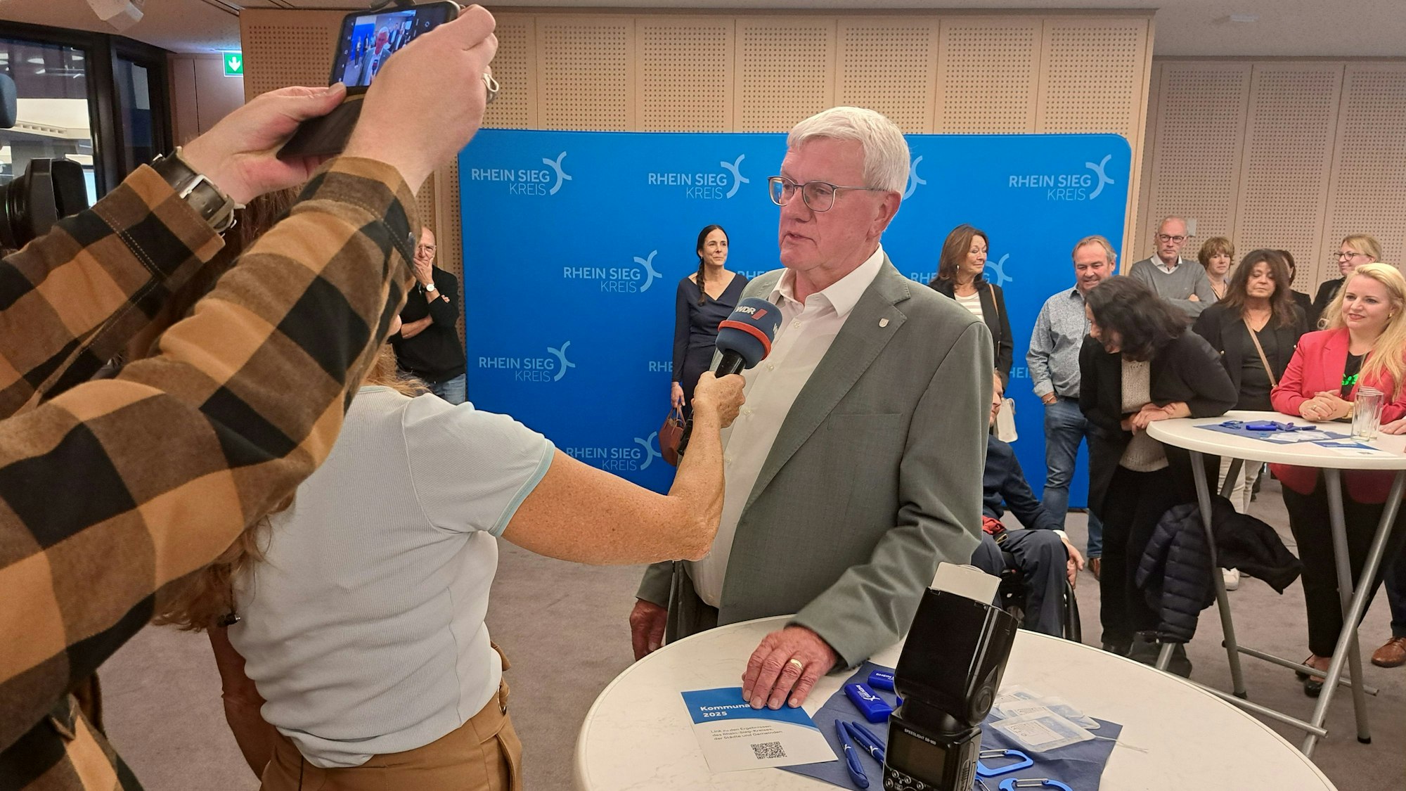 Gefragter Sieger der Stichwahl: Landrat Sebastian Schuster sicherte sich eine dritte Amtszeit.