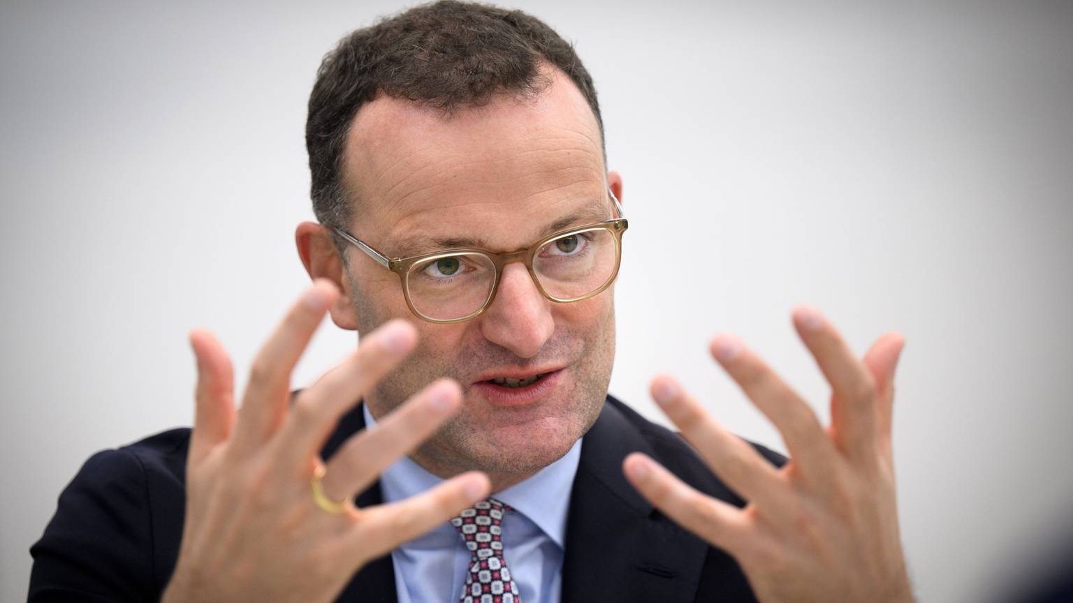 „Die Vermögensverteilung in Deutschland ist sehr ungleich. Ich halte das für ein Problem“, sagt Jens Spahn.