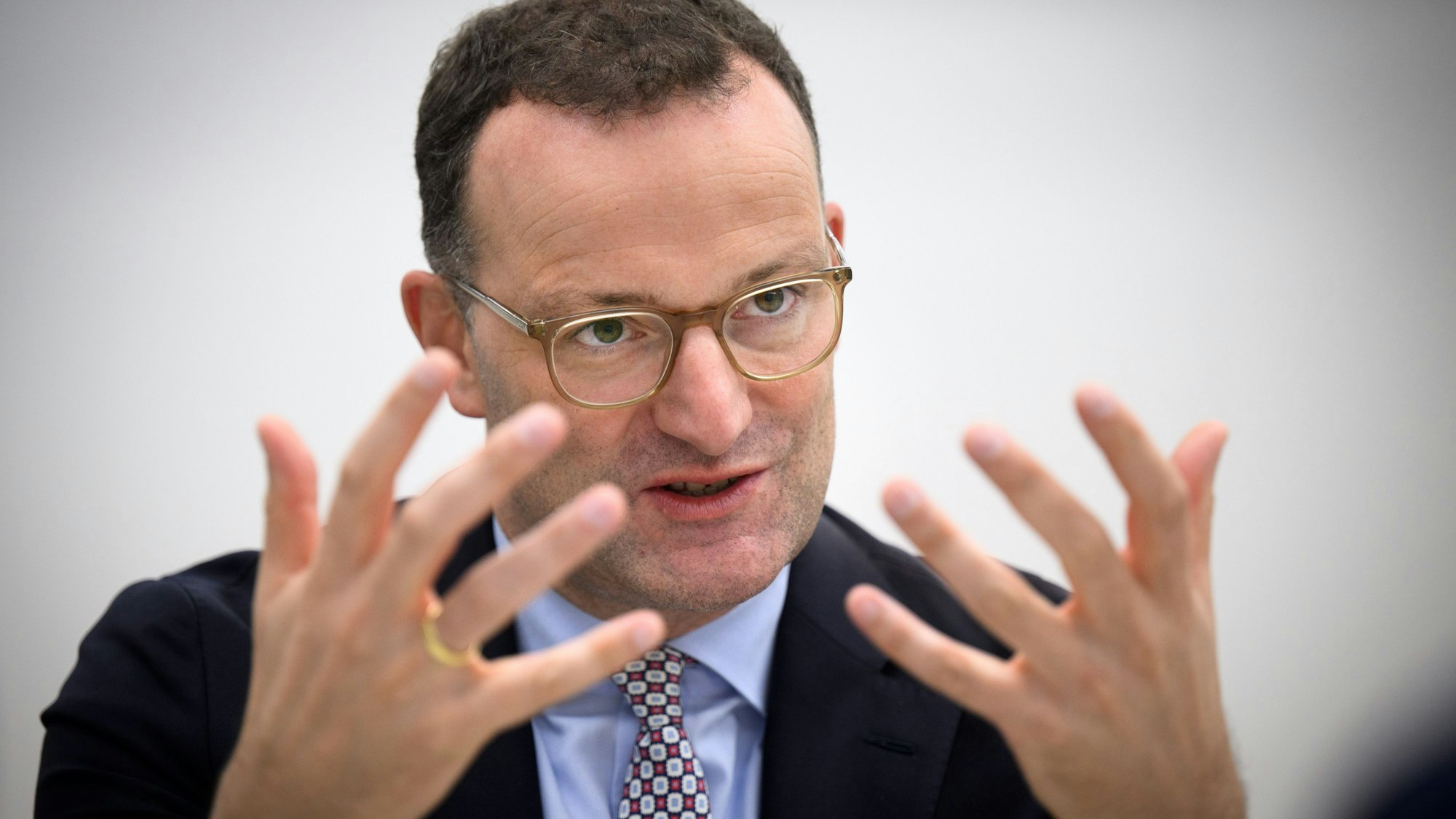 „Die Vermögensverteilung in Deutschland ist sehr ungleich. Ich halte das für ein Problem“, sagt Jens Spahn.