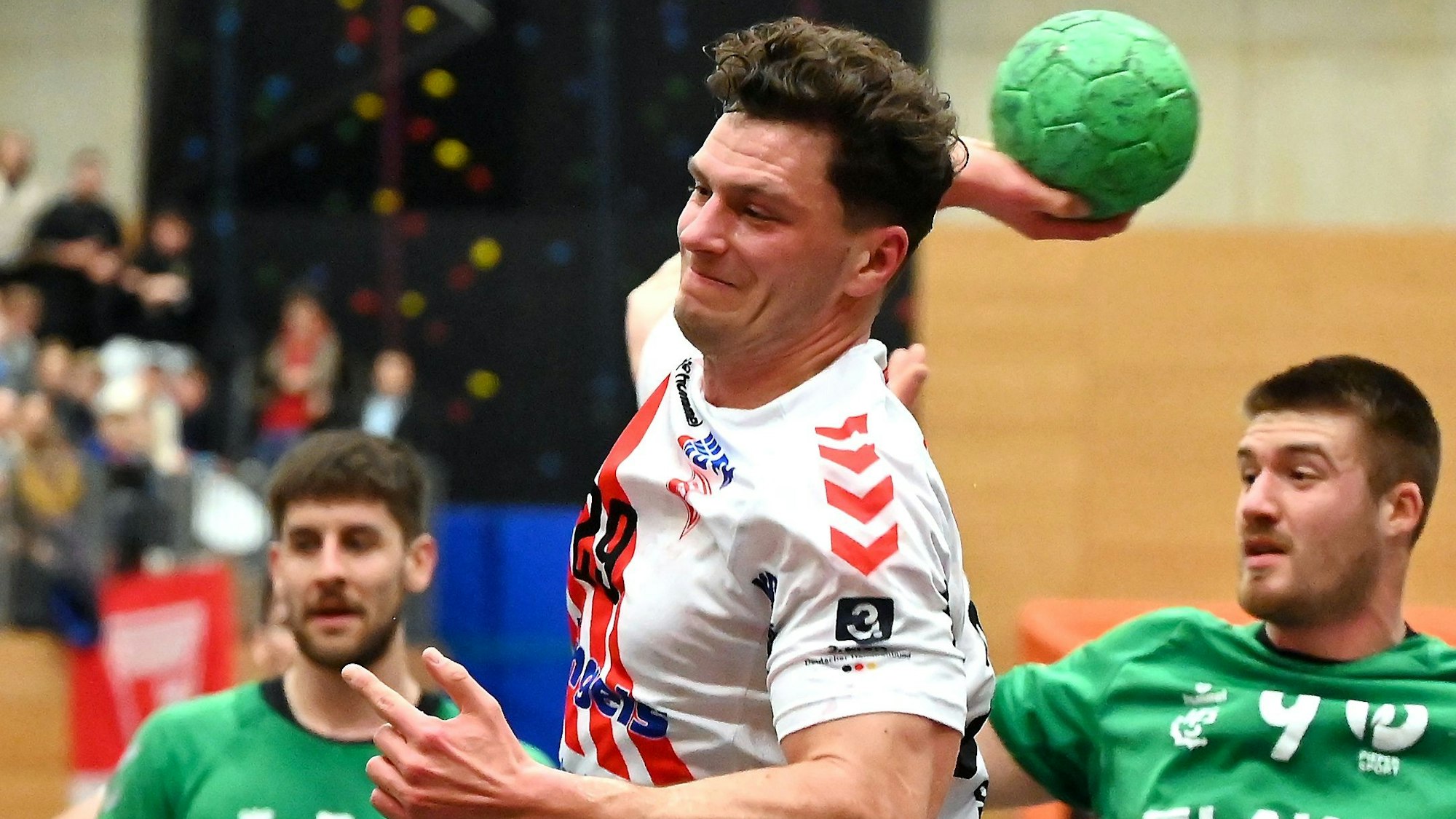 17.02.2024, Handball-Longericher SC - Saarlouis
Lukas Martin Schulz (Longerich)
Foto: Uli Herhaus