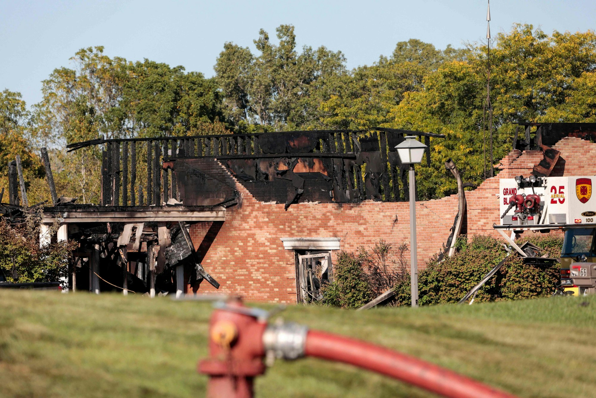 Außenansicht der Kirche Jesu Christi der Heiligen der Letzten Tage in Grand Blanc, Michigan. Vier Menschen wurden am 28. September getötet und mehrere weitere verletzt, nachdem ein Schütze gezielt eine Mormonen-Kirche in Michigan angegriffen hatte, wie die Behörden mitteilten.