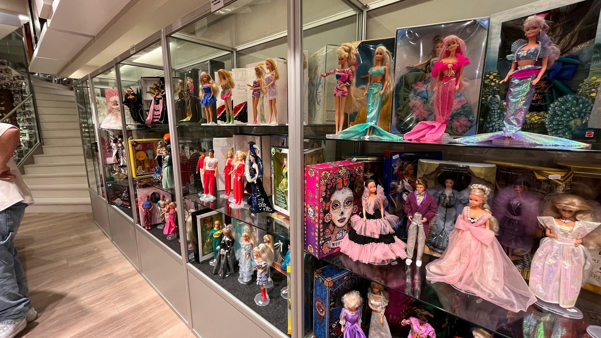 Die alte Barbie wiederfinden? Bei Toys und Helden ist das möglich.