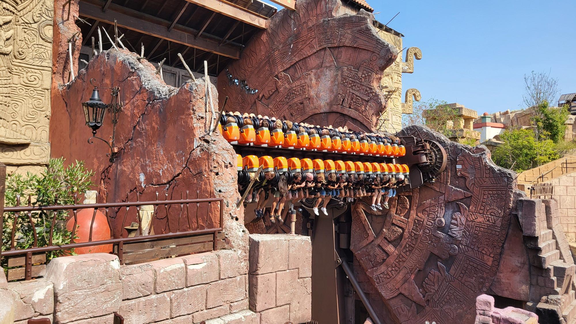 Der Suspended Top-Spin Talocan im Phantasialand.