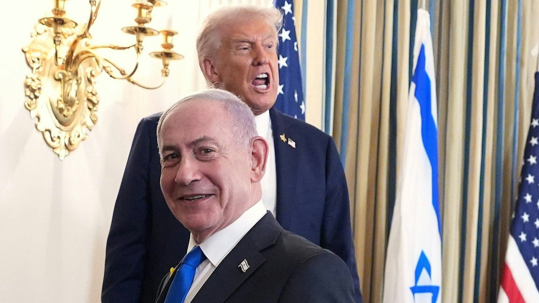 29.09.2025, USA, Washington: US-Präsident Donald Trump und der israelische Ministerpräsident Benjamin Netanjahu nehmen an einer Pressekonferenz im Weißen Haus teil. Foto: Evan Vucci/AP/dpa +++ dpa-Bildfunk +++