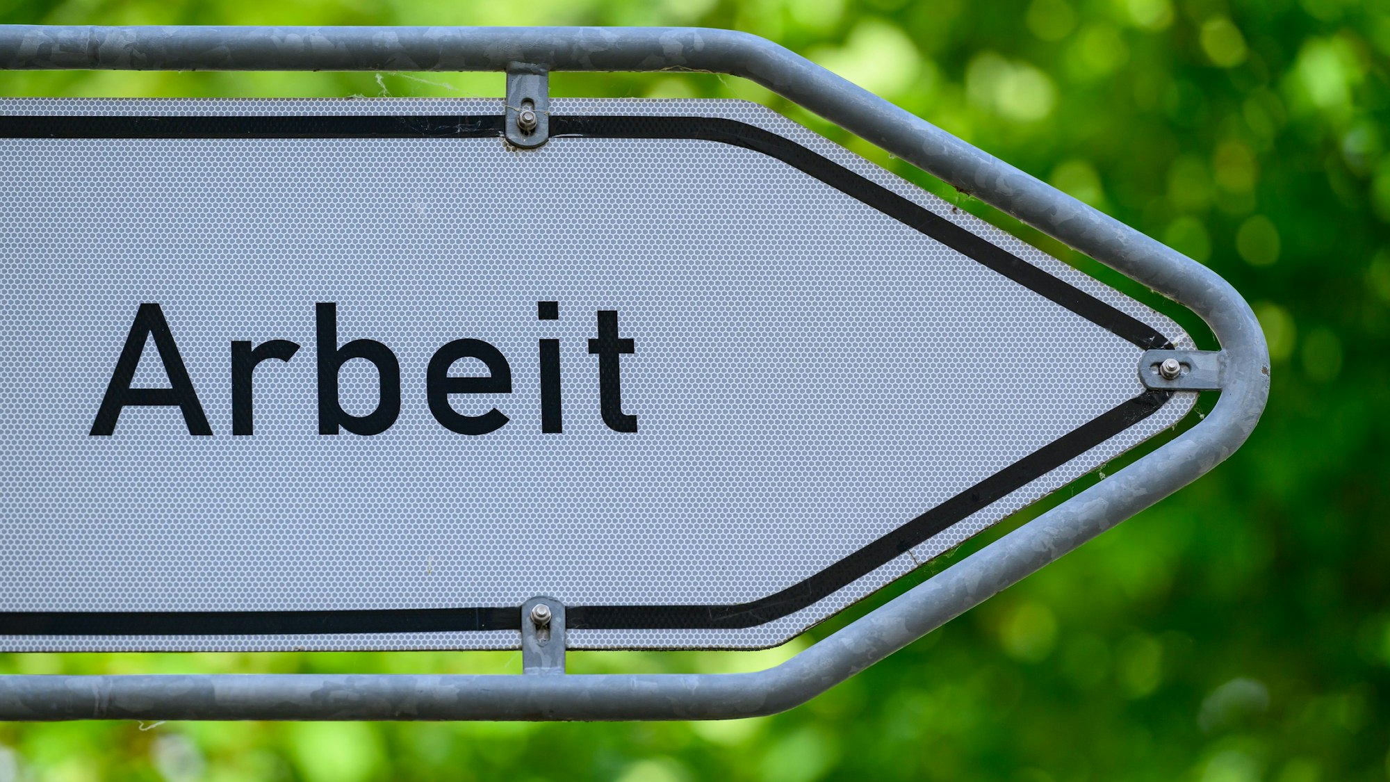 Die Zahl der Arbeitslosen ist im September im Rhein-Sieg-Kreis und in Bonn leicht gesunken.