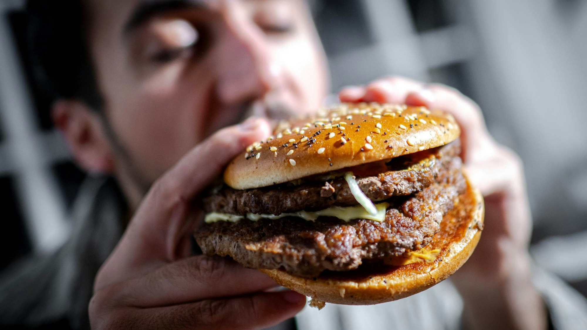 Genuss ohne Tierleid: Für Vegetarier könnte Laborfleisch zu einer echten Alternative werden. (Archivbild)