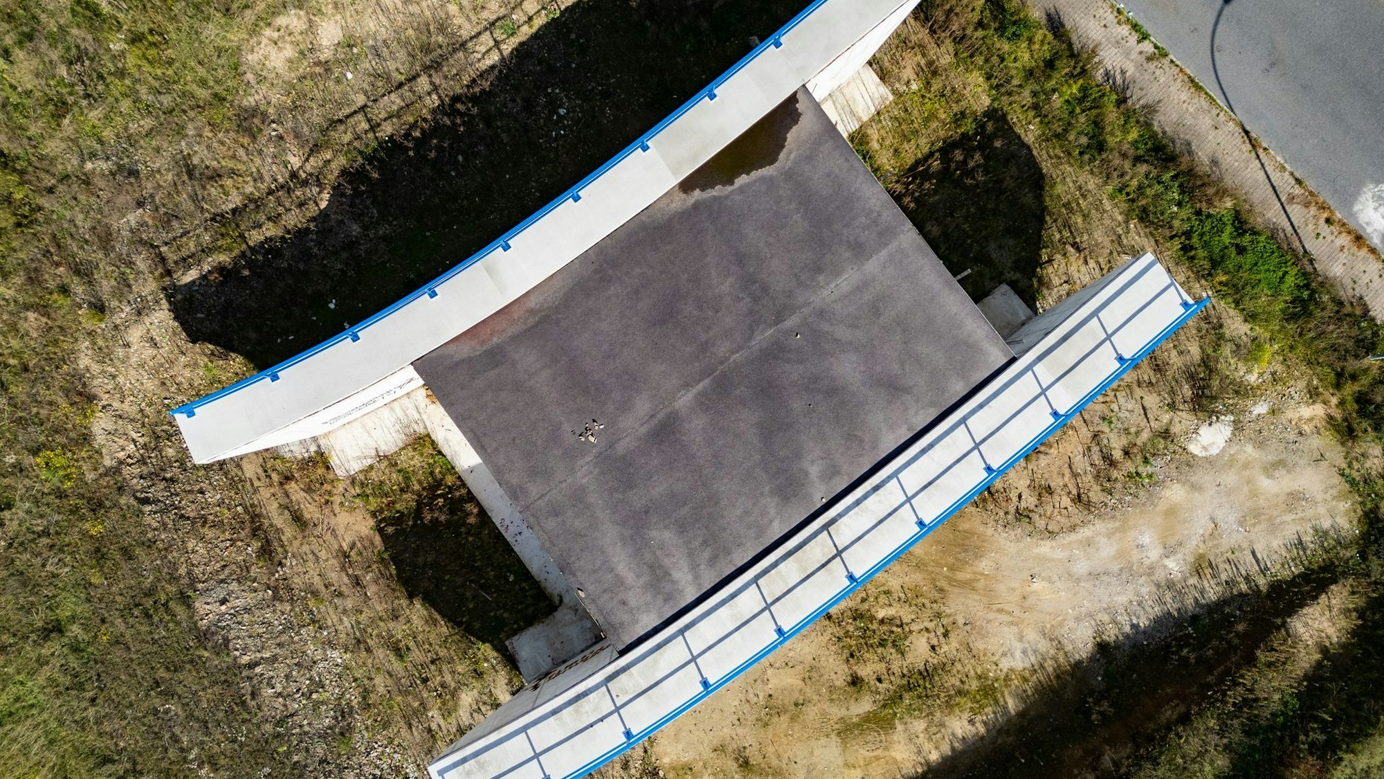 Diese Brücke führt nirgendwohin.