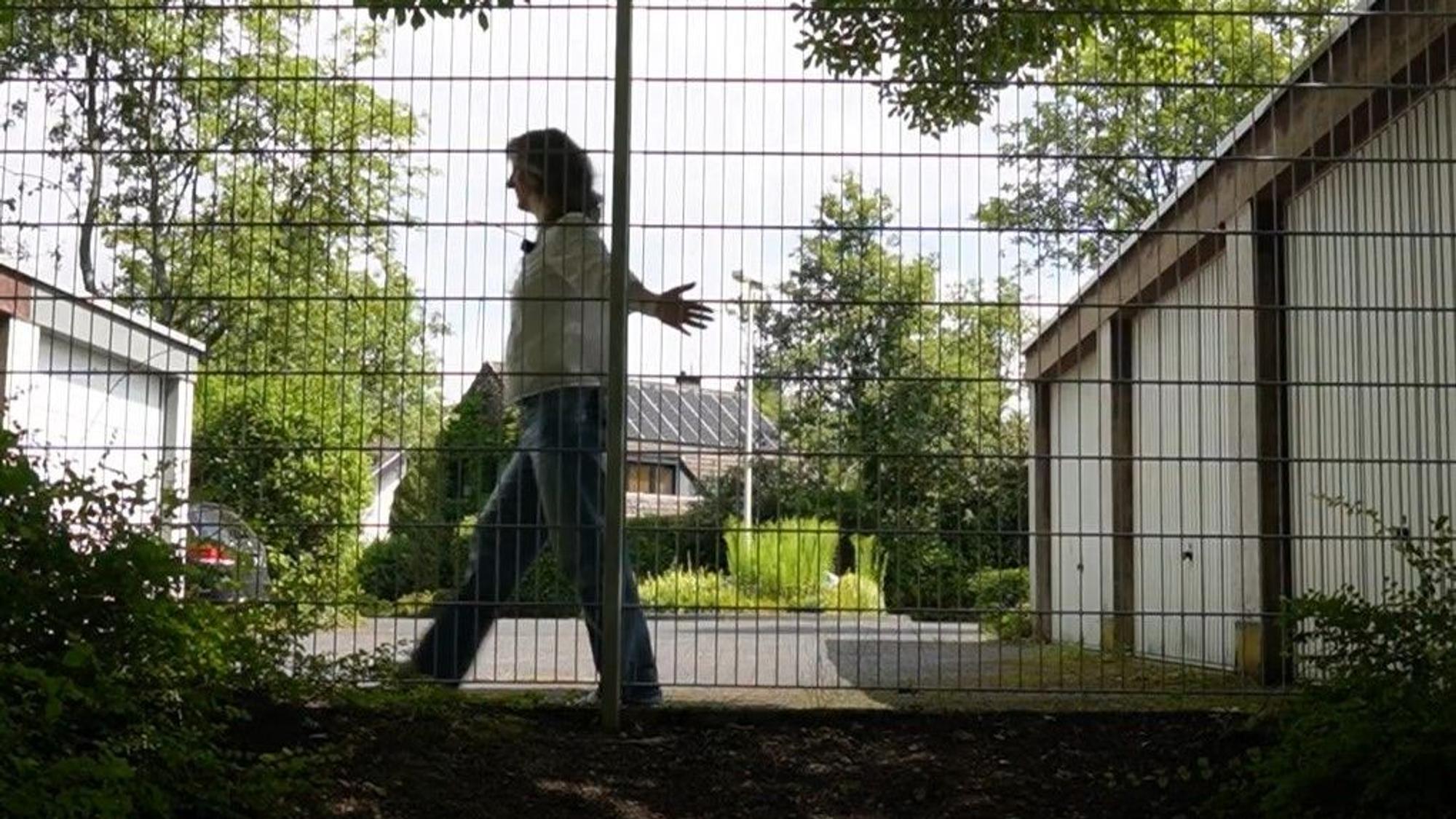 Die Stadt ließ einen Zaun errichten, um die Abkürzung zu versperren.