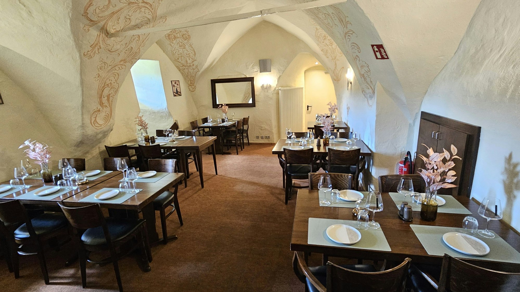 Blick in einer der neu gestalteten Gasträume.