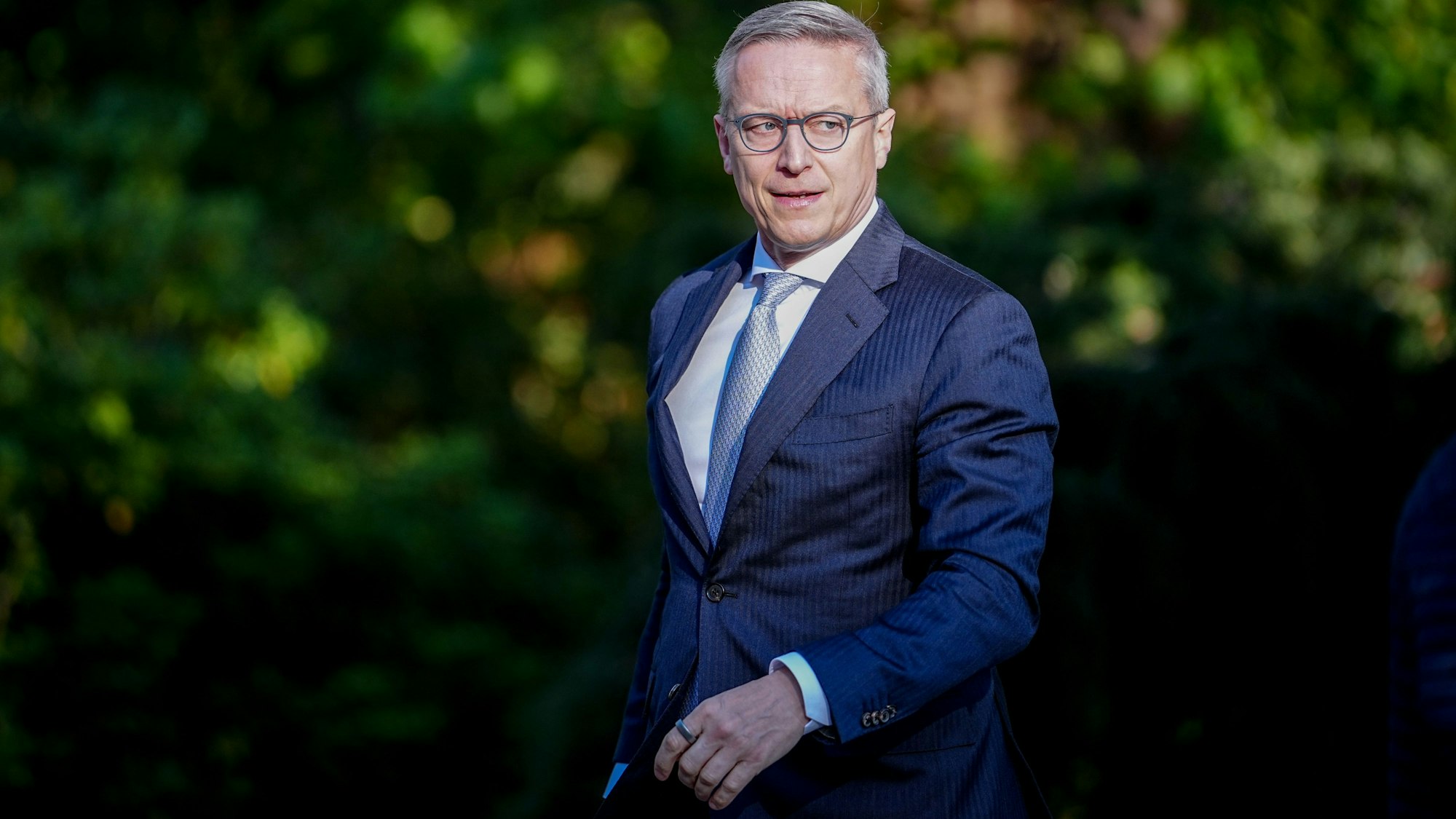 Karsten Wildberger (CDU), Bundesminister für Digitalisierung und Staatsmodernisierung, kommt zur Klausurtagung des Bundeskabinetts von CDU, CSU und SPD.