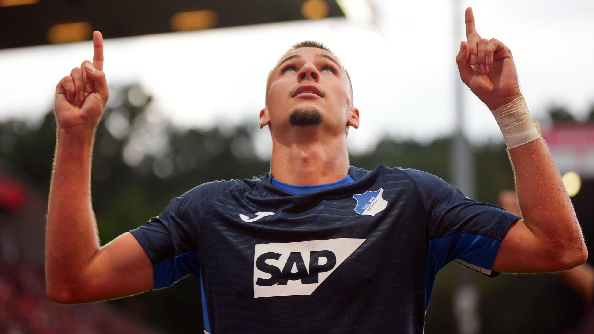 Tim Lemperle (l.) überzeugt bei der TSG.