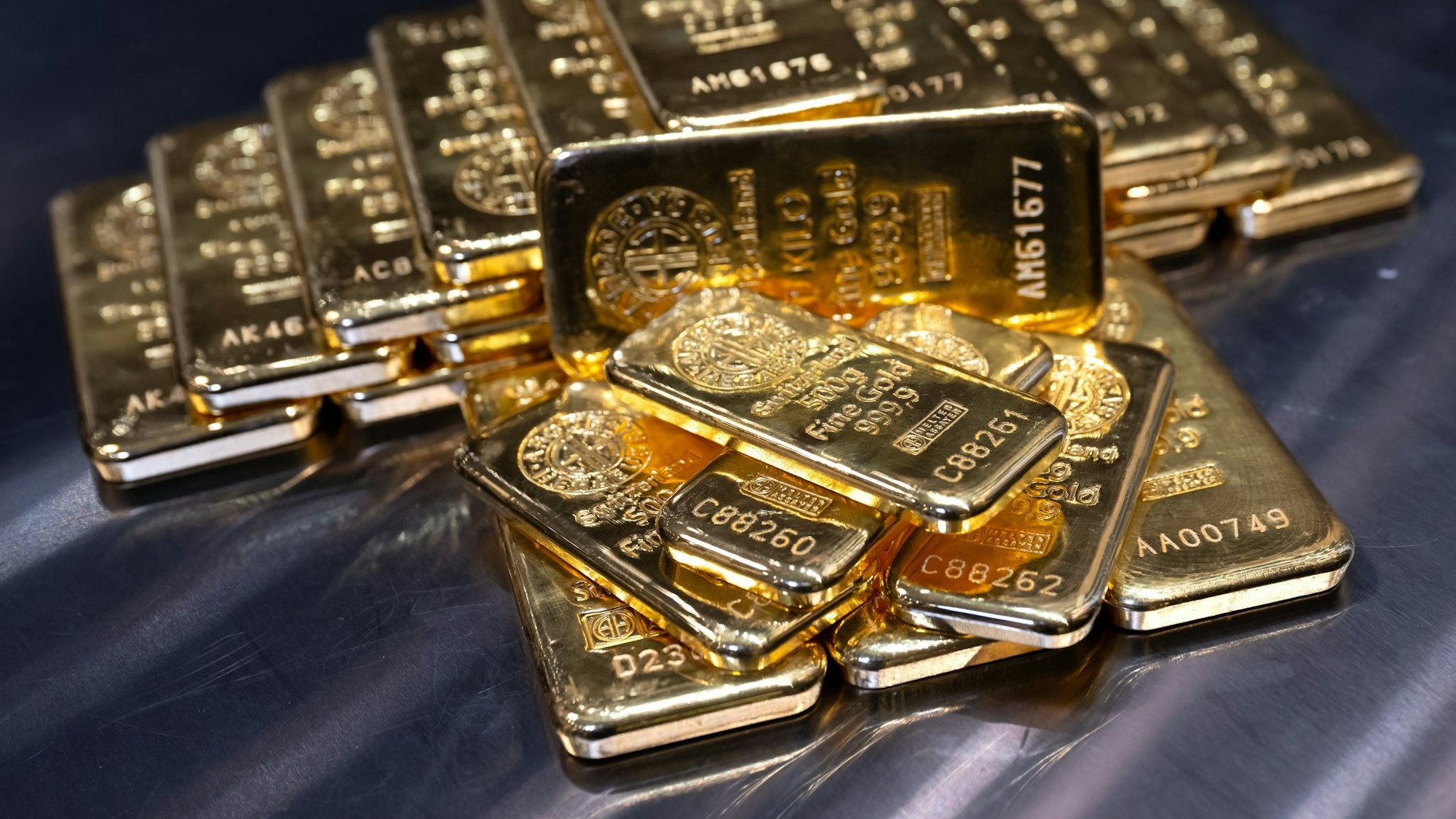 Gold glänzt - auch in den Anlegerdepots. (Archivbild)