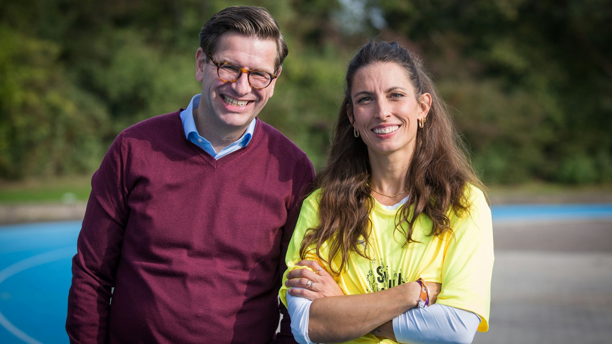 Schulleiter Marcus von Grabczewski und Sportlehrerin Sophie Spann-Broniecki.