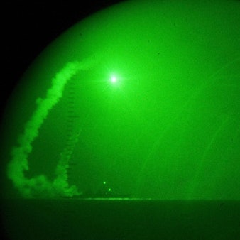 Ein Archivbild zeigt einen Tomahawk-Marschflugkörper beim Start.