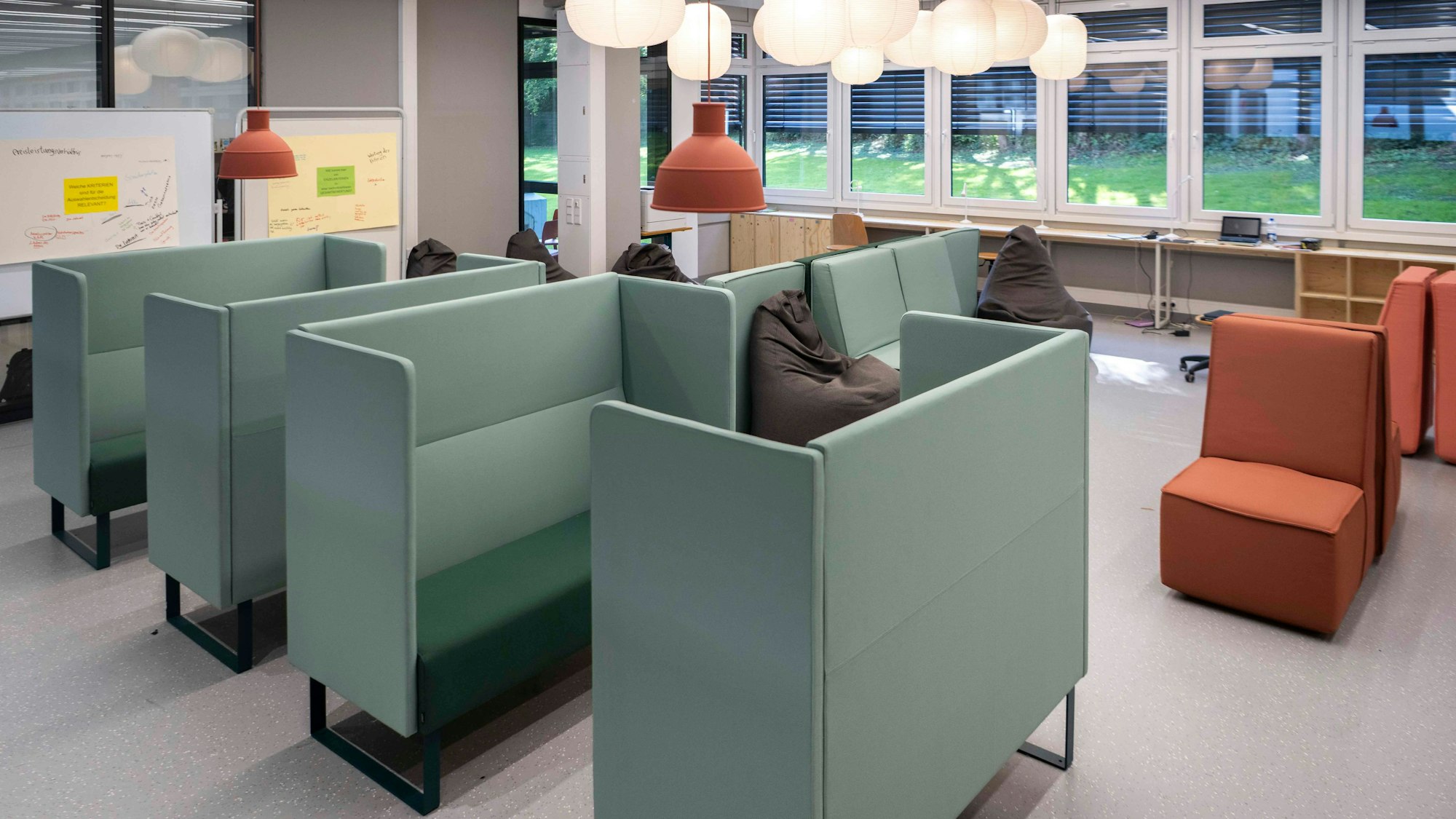 Das Bild zeigt einen Teil der offenen Lernlandschaft.