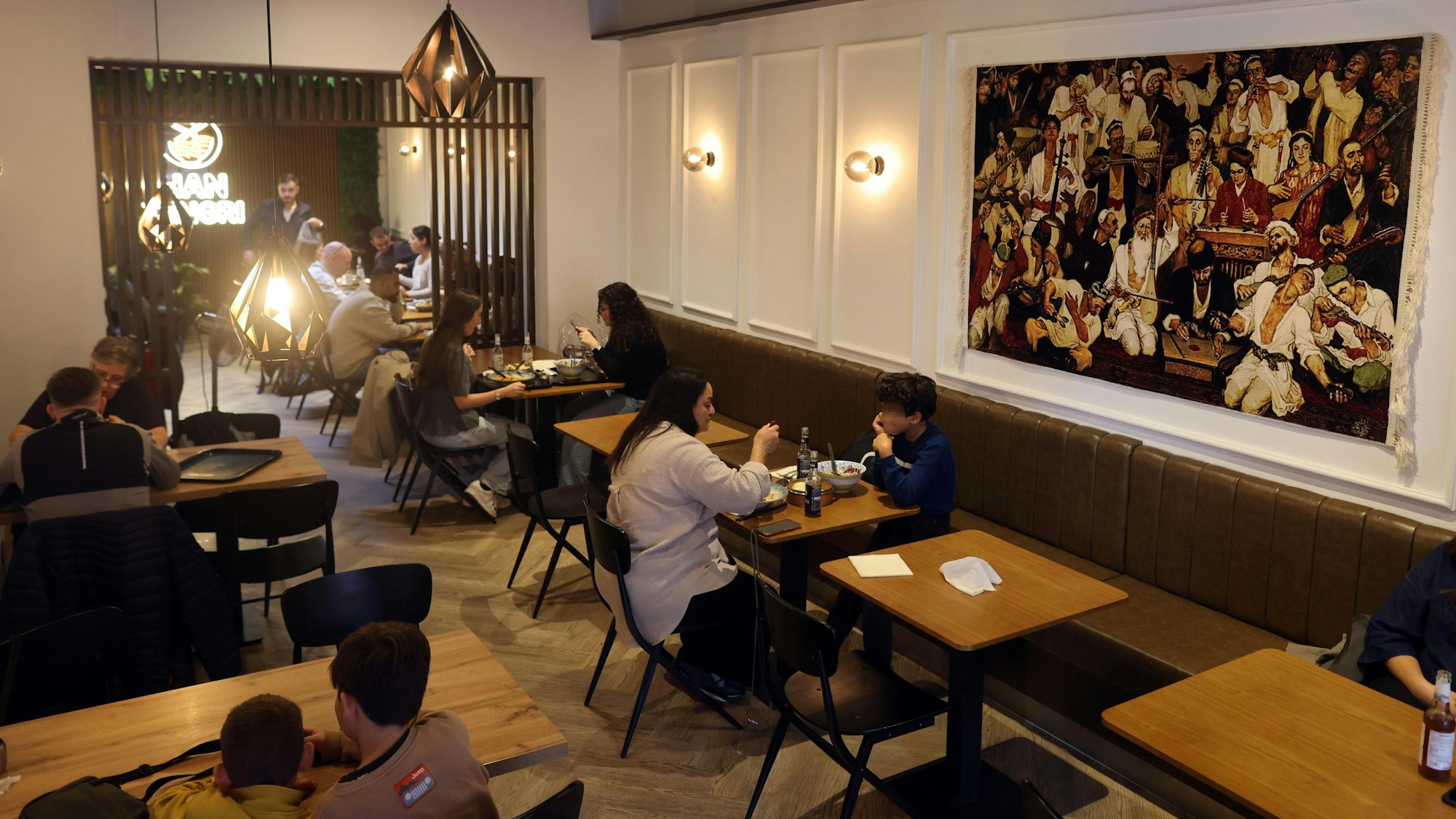 Der Gastraum im Han Tegri auf der Martinstraße.