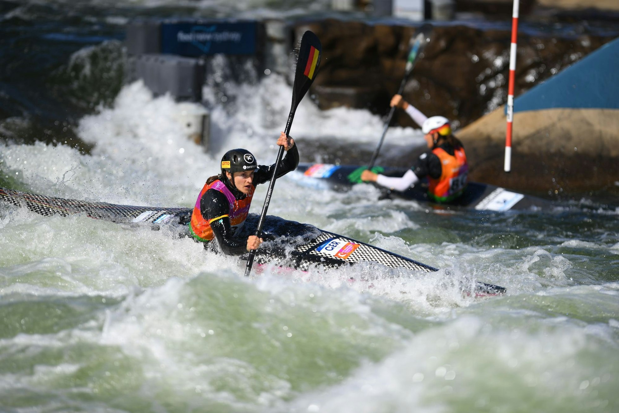 Ricarda Funk aus Deutschland landet nach Silber im Mannschaftsfinale im Einzelrennen auf Rang vier im Kajak.
