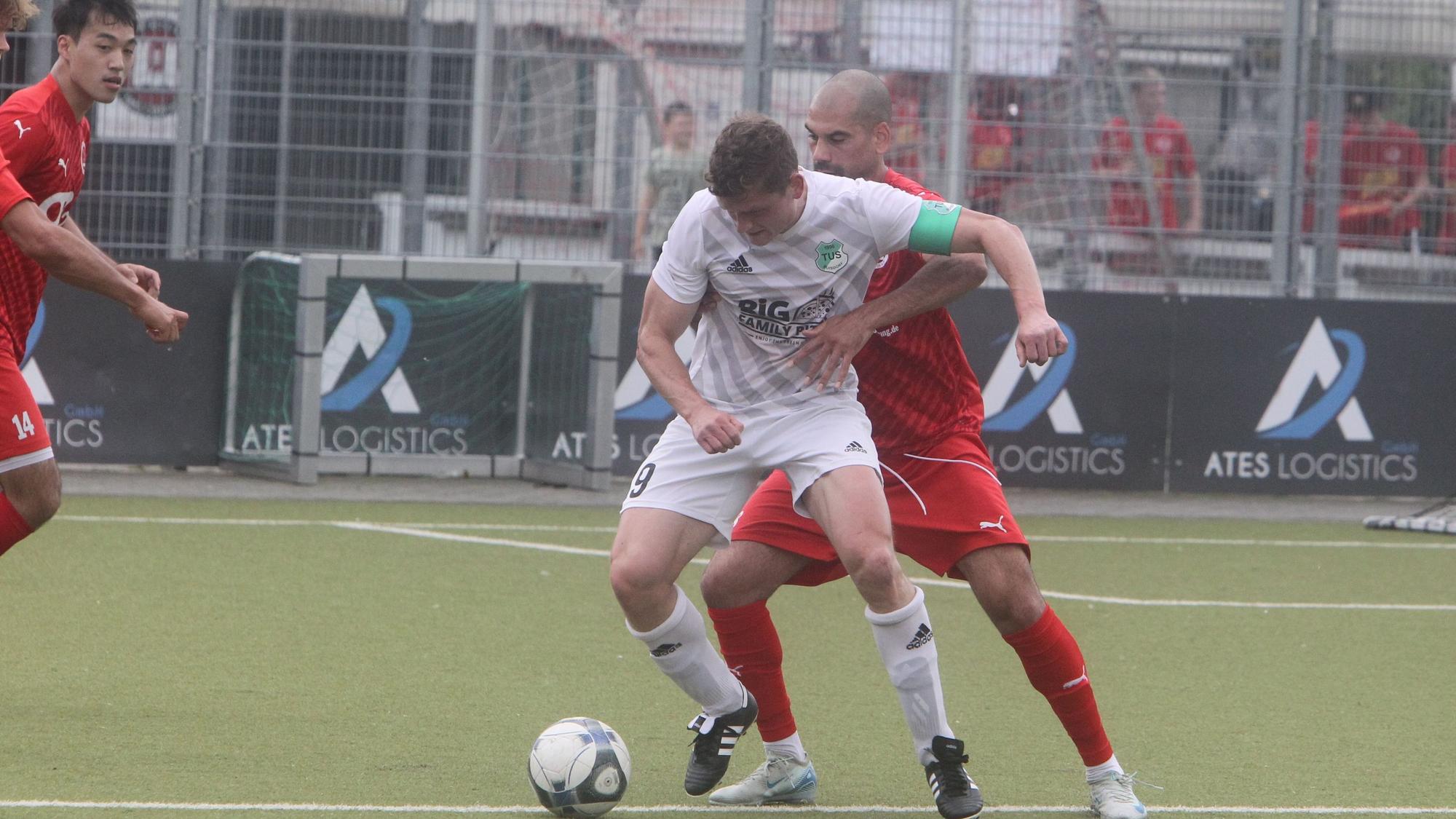 Buisdorfs Kapitän Max Müller (vorne) hat mit seinem Team schon zwei Saisonsiege eingefahren.
