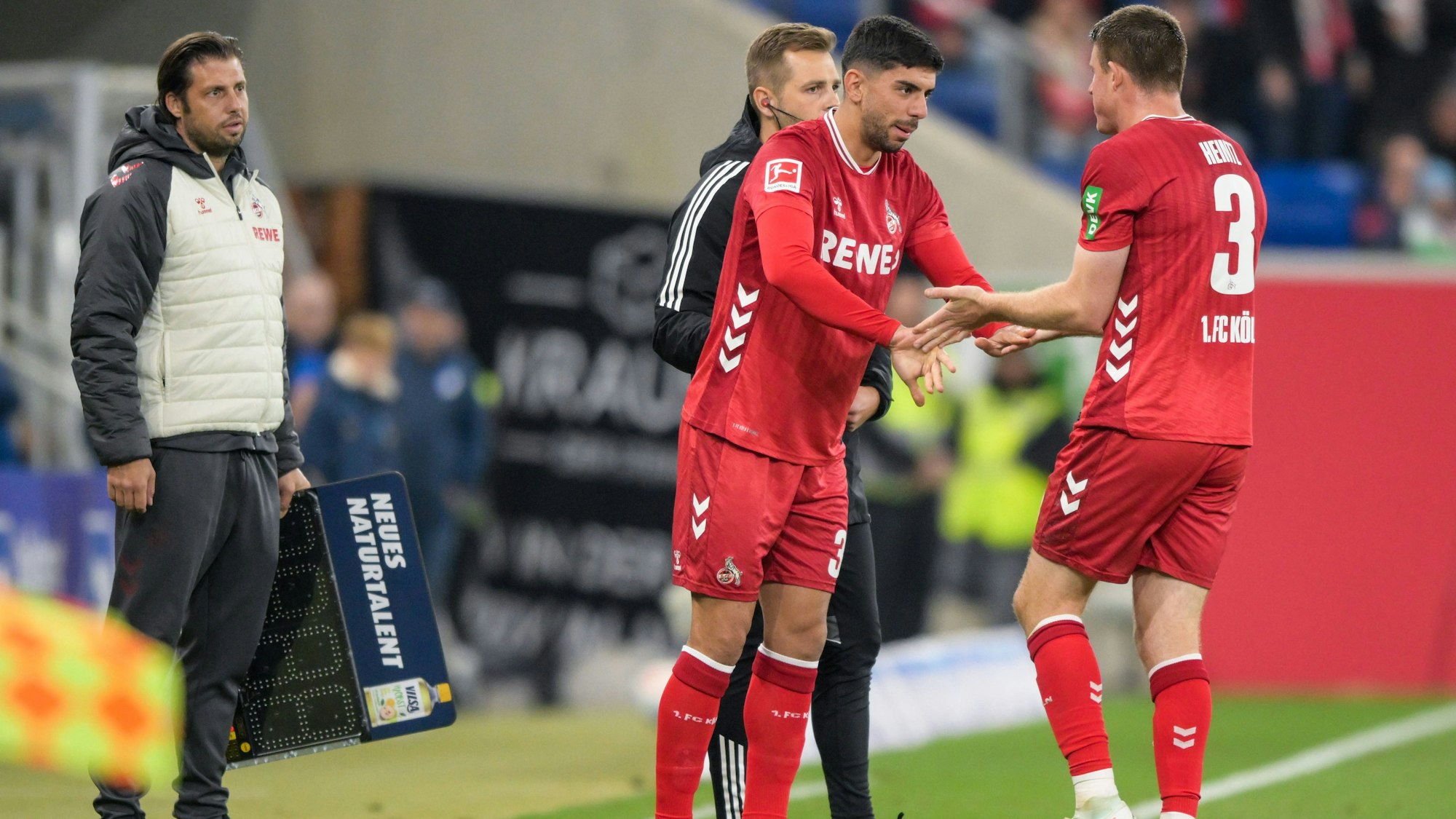 Lob für die beiden Linksfüße: Dominique Heintz (r.) und später Cenk Özkacar (l.) überzeugten in der Dreierkette.