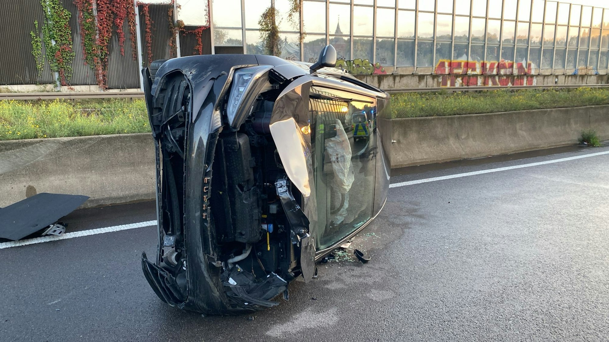 Der Wagen überschlug sich auf der Autobahn 4 bei Kerpen.