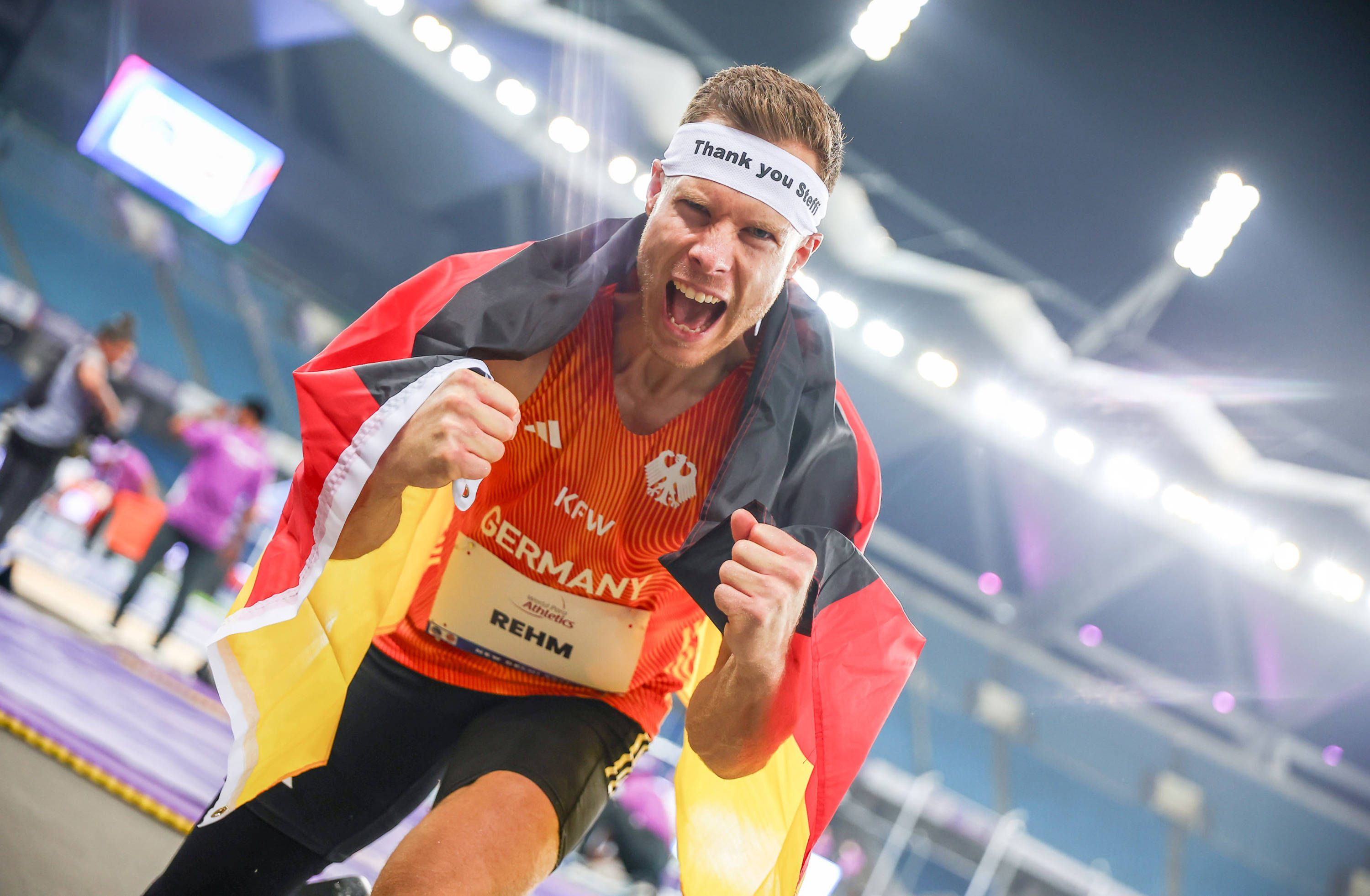 Markus Rehm nach seinem Sieg bei der Paraleichtathletik-WM in Neu Delhi 2025