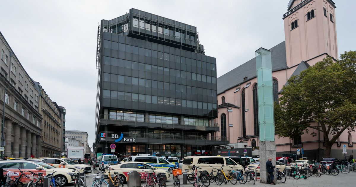 Demolition and new construction: Rolex plans new building directly at ...
