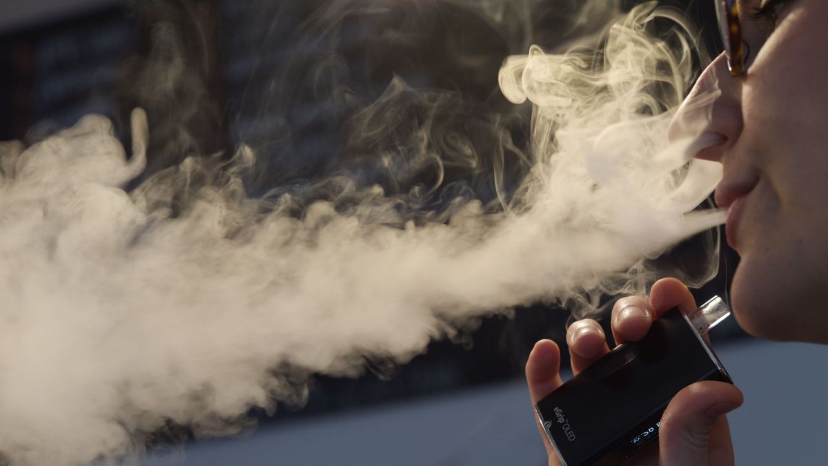disposable vapes in checked luggage Ein Autofahrer aus Köln wollte die Stärke an seiner E-Zigarette verstellen