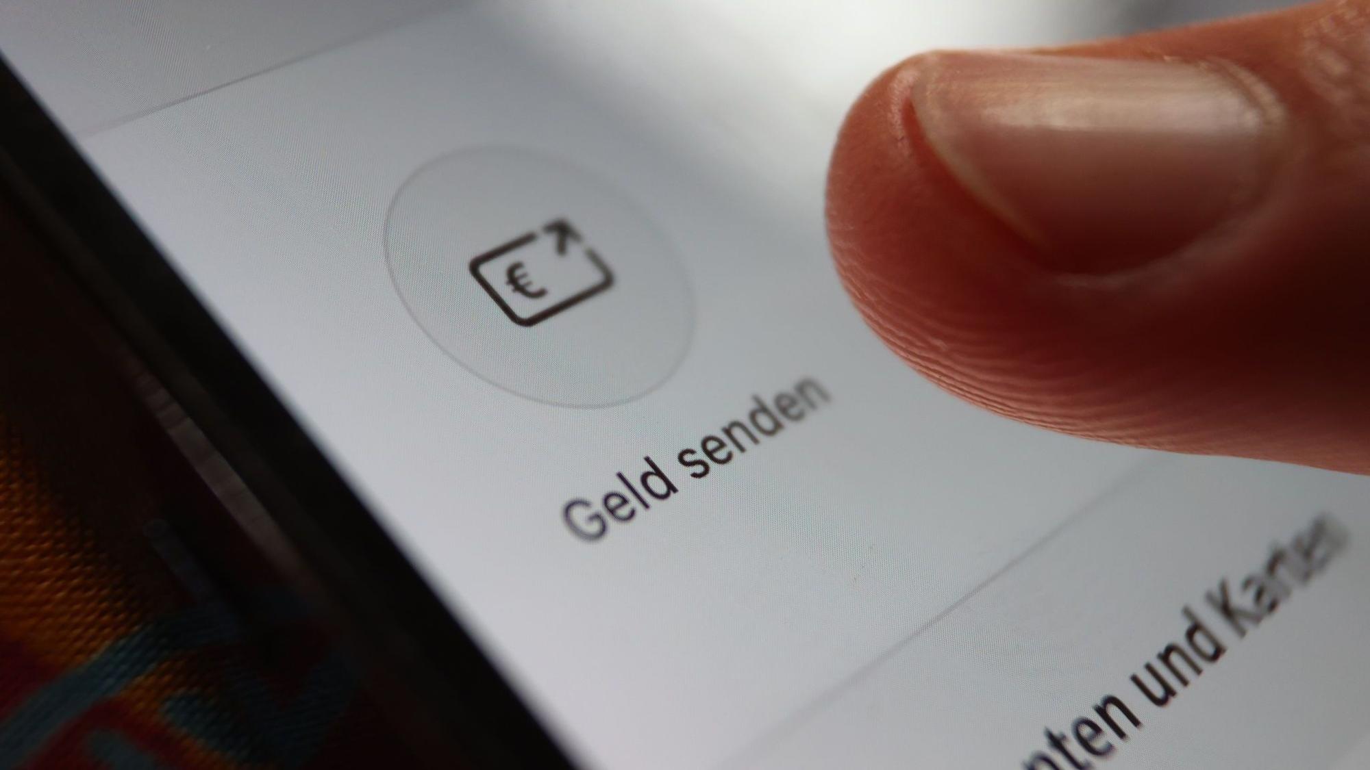 Das von einem Zusammenschluss europäischer Banken gestartete Bezahlsystem Wero soll noch in diesem Jahr auch für Online-Einkäufe genutzt werden können. (Symbolbild)