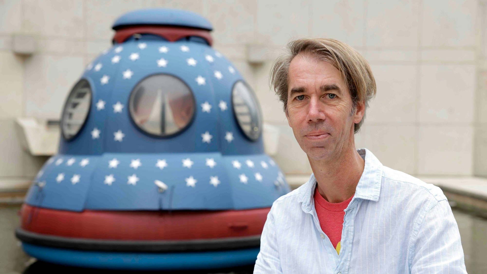 Martin Nusch (1968 in Stuttgart, Deutscher Journalist und Schriftsteller) im Interview bezüglich seines neuen Buchs "111 Orte auf dem Mond, die man gesehen haben muss"
am 30. September 2025
im 25hours Hotel Köln The Circle, Im Klapperhof 22, 50670 Köln