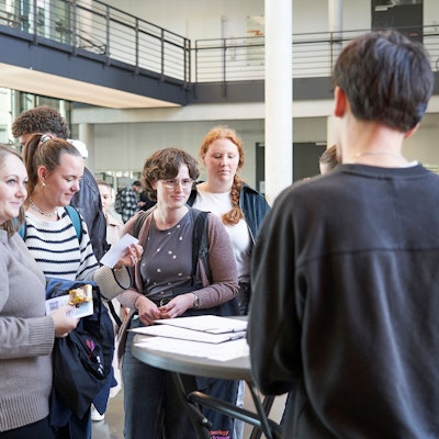 Etwa zwei Drittel der Erstsemester nahmen das Angebot wahr und kamen zur Begrüßungsfeier.