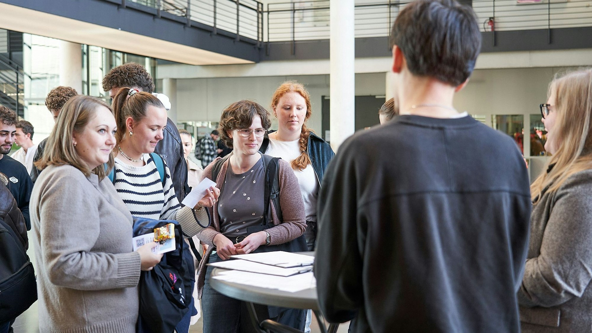 Etwa zwei Drittel der Erstsemester nahmen das Angebot wahr und kamen zur Begrüßungsfeier.