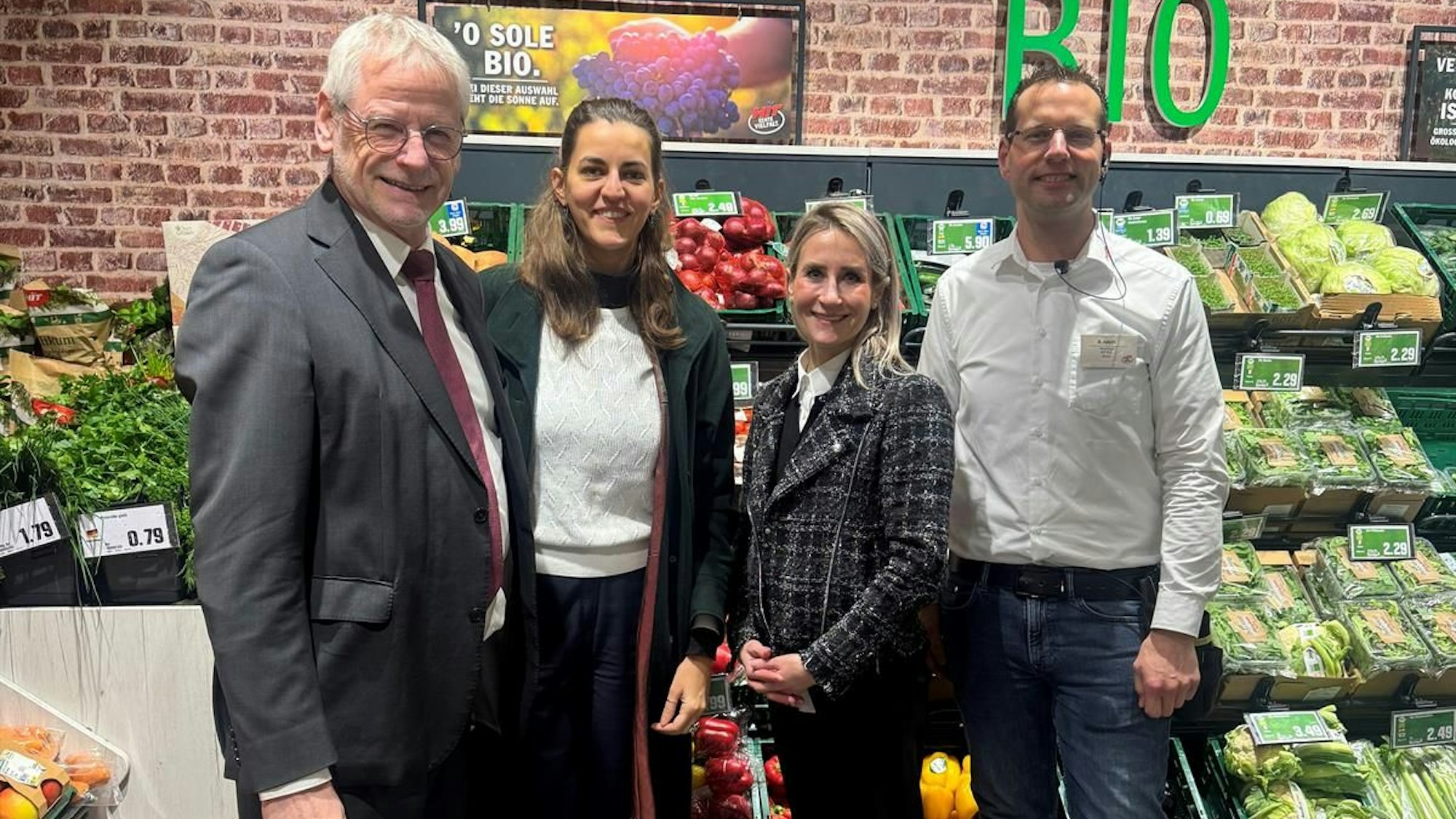 Brühls Bürgermeister Dieter Freytag ist Stammkunde in diesem Supermarkt.