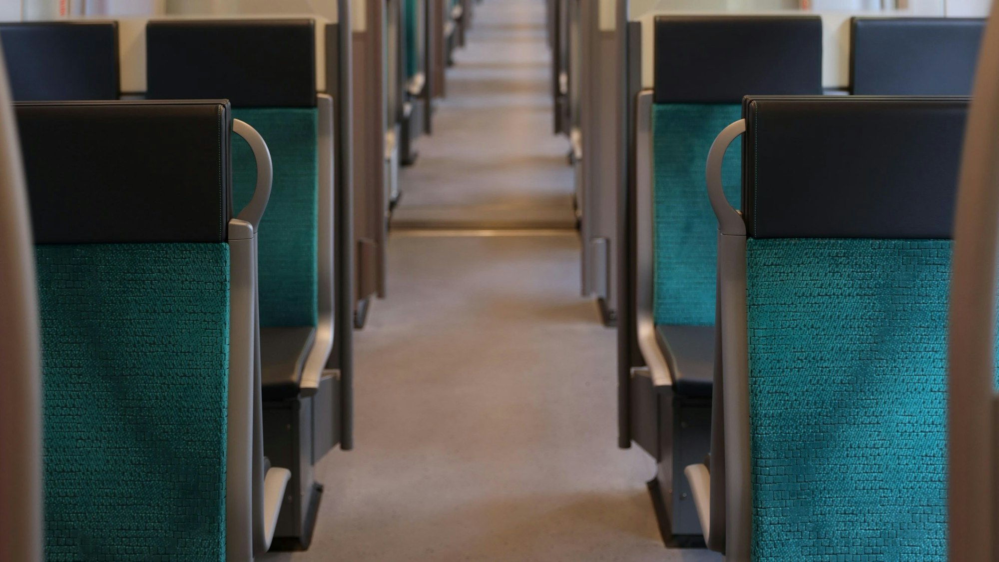 Die Sitzpolster im neuen „Adenauergrün“