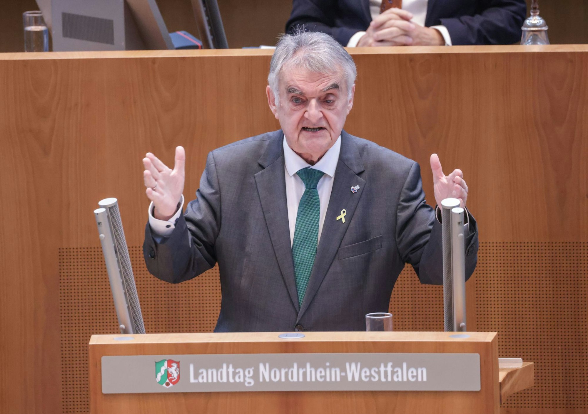 NRW-Innenminister Herbert Reul (CDU) plädiert für eine gemeinsame Drohnenabwehr.