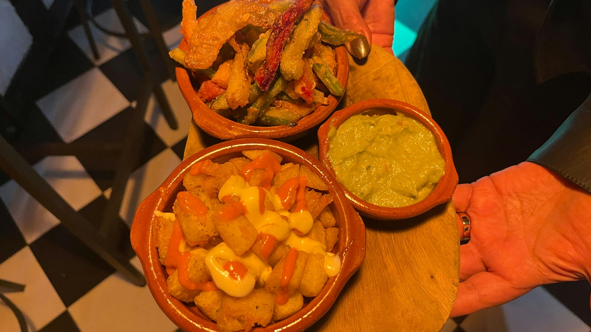 Tapas, ob kalt oder warm, kommen bei „Primo's“ im Minuten-Takt aus der Küche.