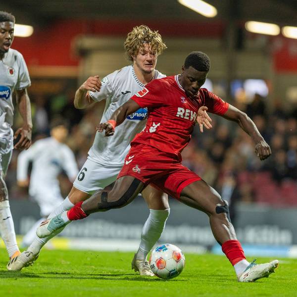 Viele Chancen und zwei Tore: FC-Mittelstürmer Ragnar Ache erzielt hier beim Cologne Cup 2025 das Tor zum 1:1 Ausgleich gegen Viktoria Köln.