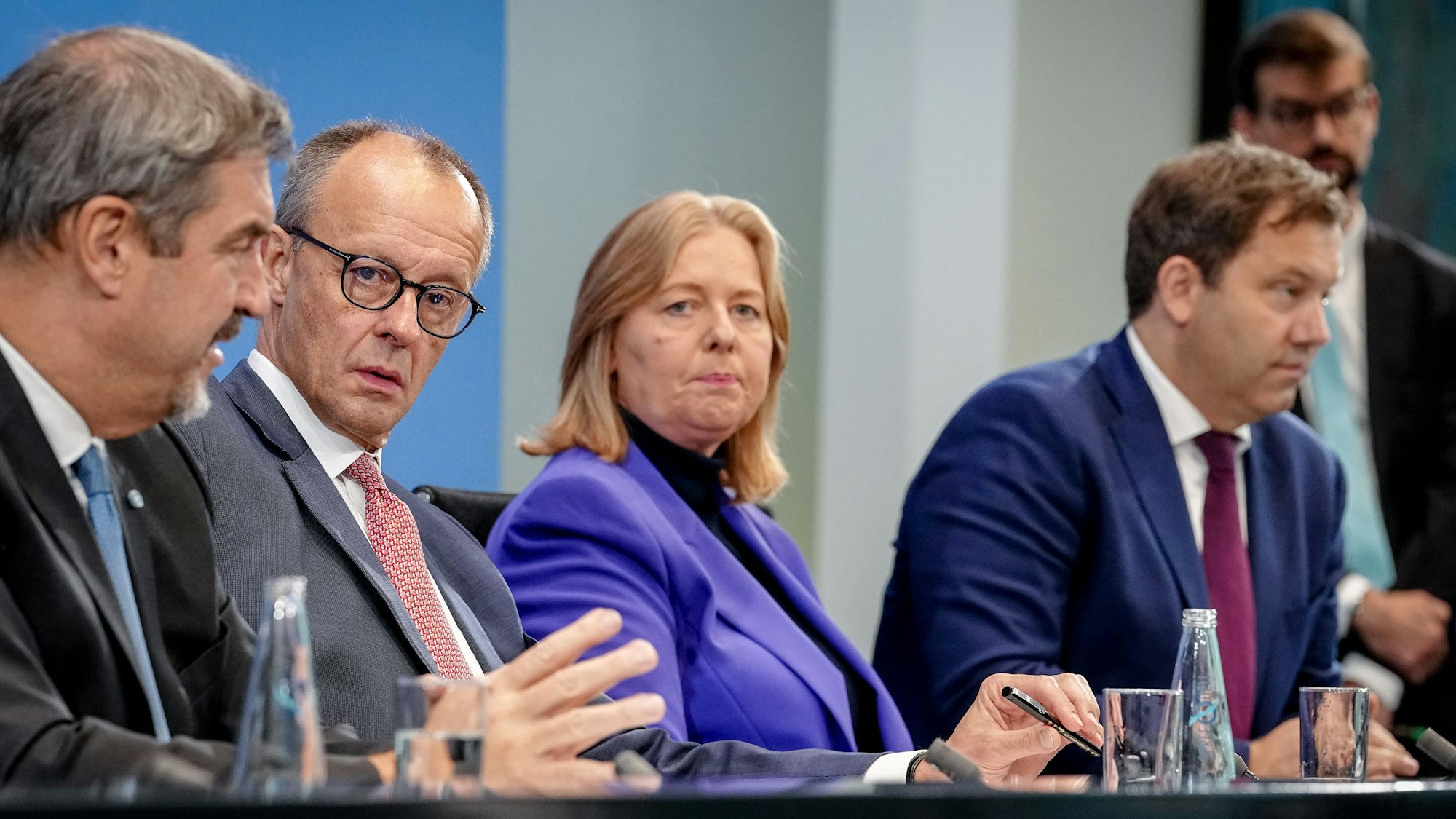 Markus Söder (v.l.n.r.), Friedrich Merz, Bärbel Bas und Lars Klingbeil geben am Donnerstag (9. Oktober) eine Pressekonferenz nach dem Koalitionsausschuss im Bundeskanzleramt.
