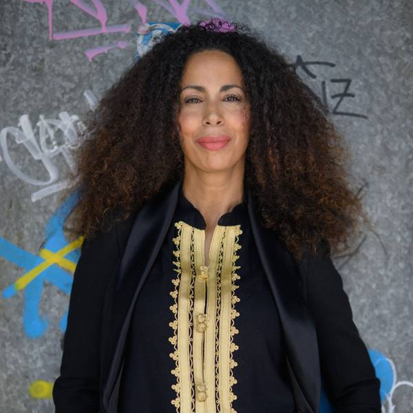Niederkassels Integrationsbeauftragte Souad Lamroubal veröffentlicht neues Buch