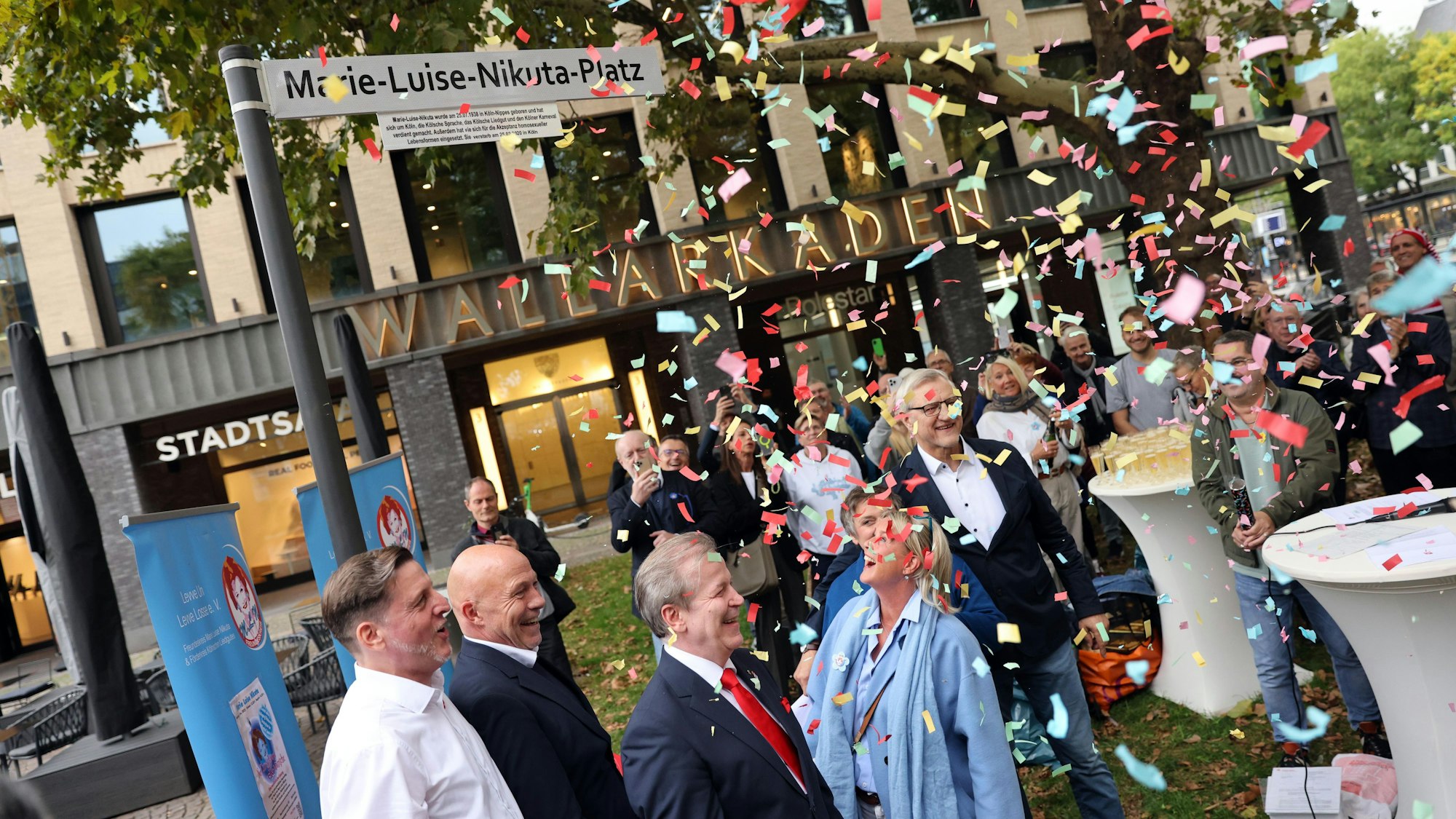 Der Marie-Luise-Nikuta-Platz an den Wallarkaden.
