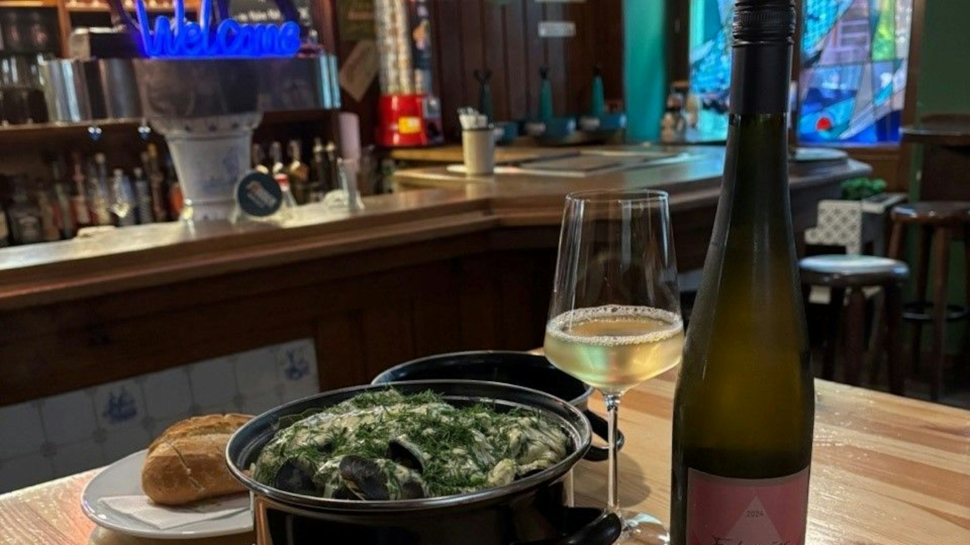 Der Bieresel heißt Gäste zum Muschelessen herzlich willkommen.