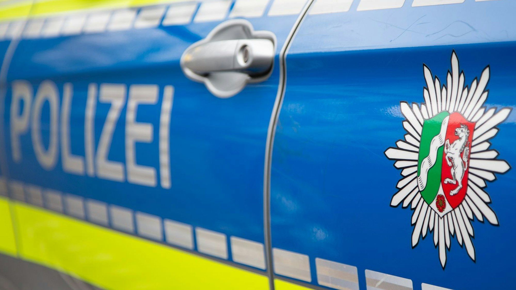 Polizeiwagen von der Seite