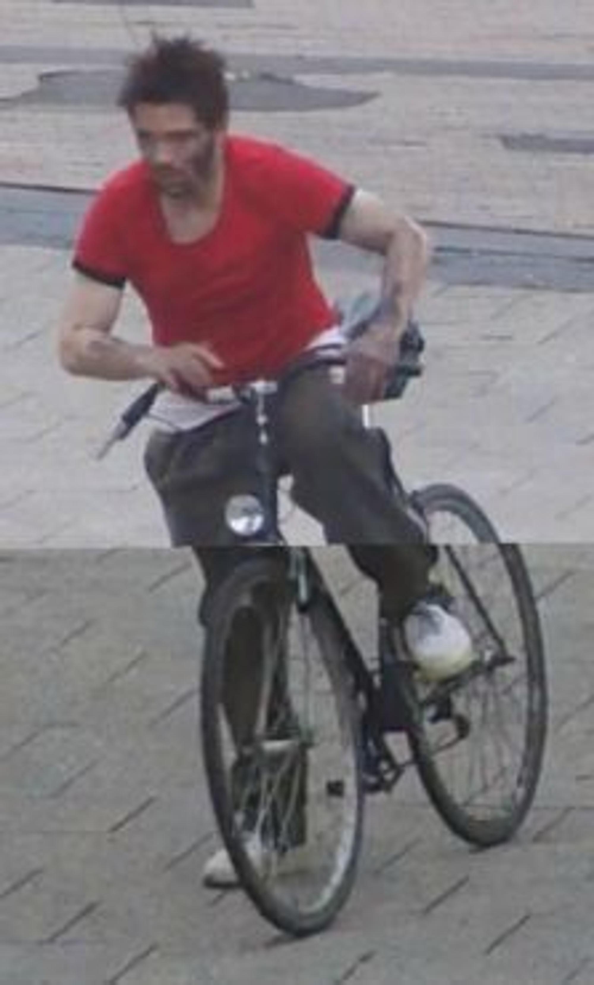 Nach diesem Mann fahndet die Polizei.