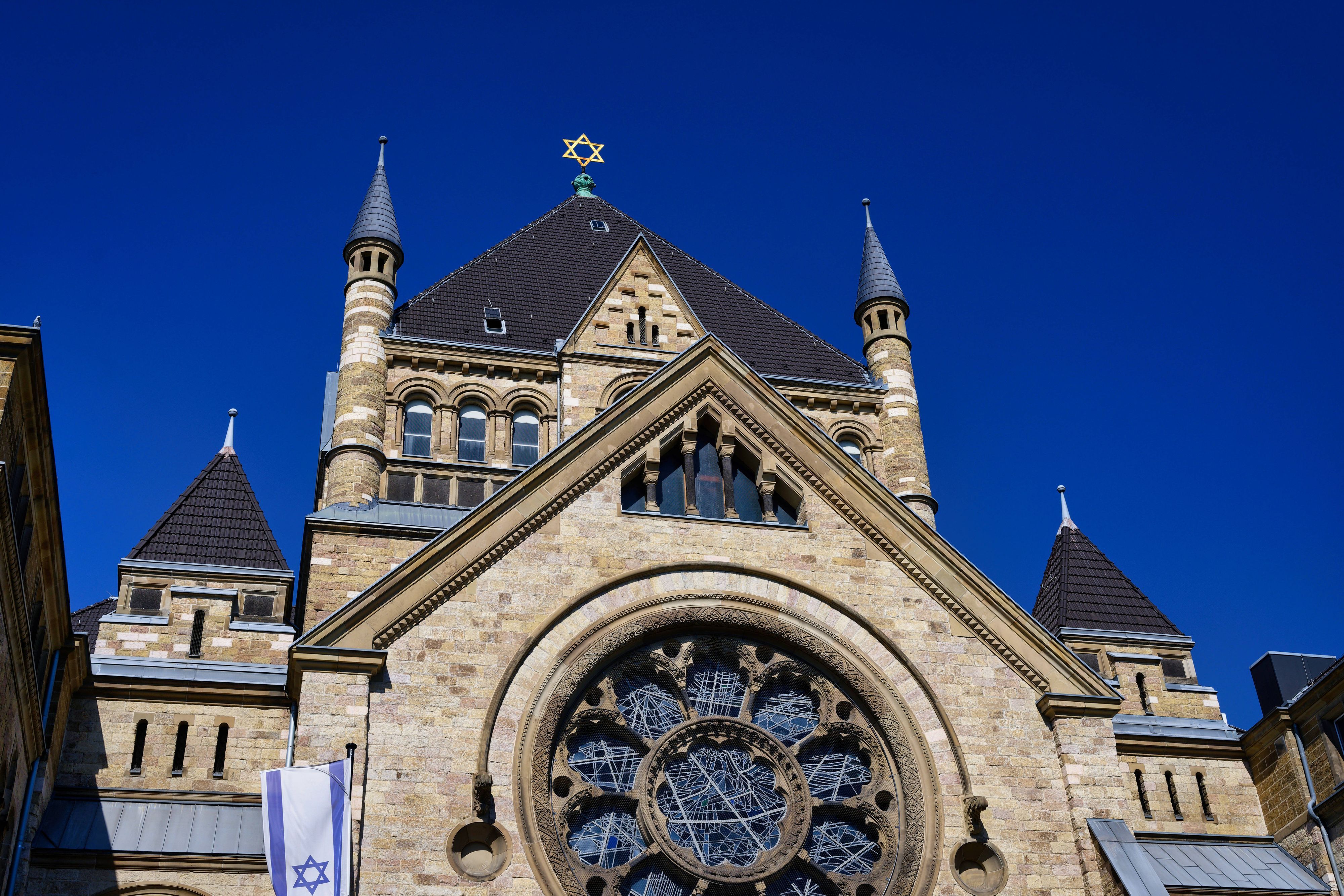 Die Synagoge im Kölner Rathenauviertel: Am 7. Oktober 2026 finden Gedenkveranstaltungen zum Jahrestag des Hamas-Terrors statt.
