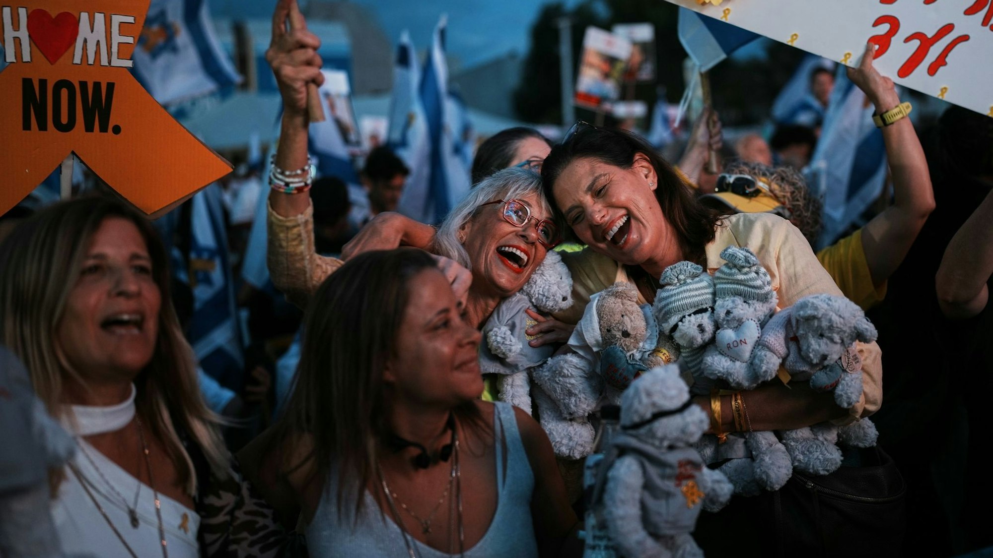 An dem Schicksal der während des Hamas-Massakers in den Gazastreifen verschleppten Geiseln hat ganz Israel emotional tief Anteil genommen.