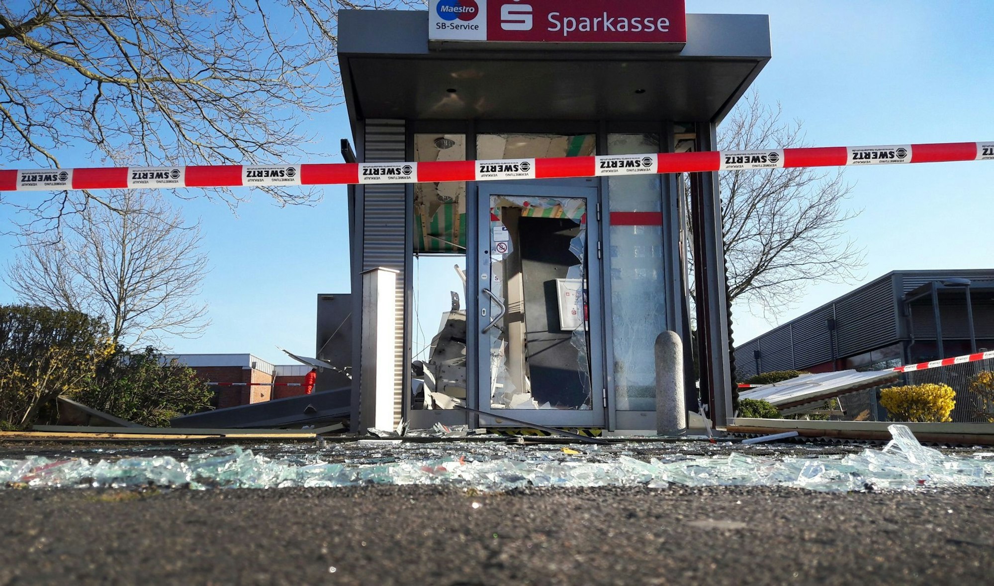 Ein gesprengter Geldautomat: Solche Fälle gibt es in NRW immer seltener. (Archivfoto)