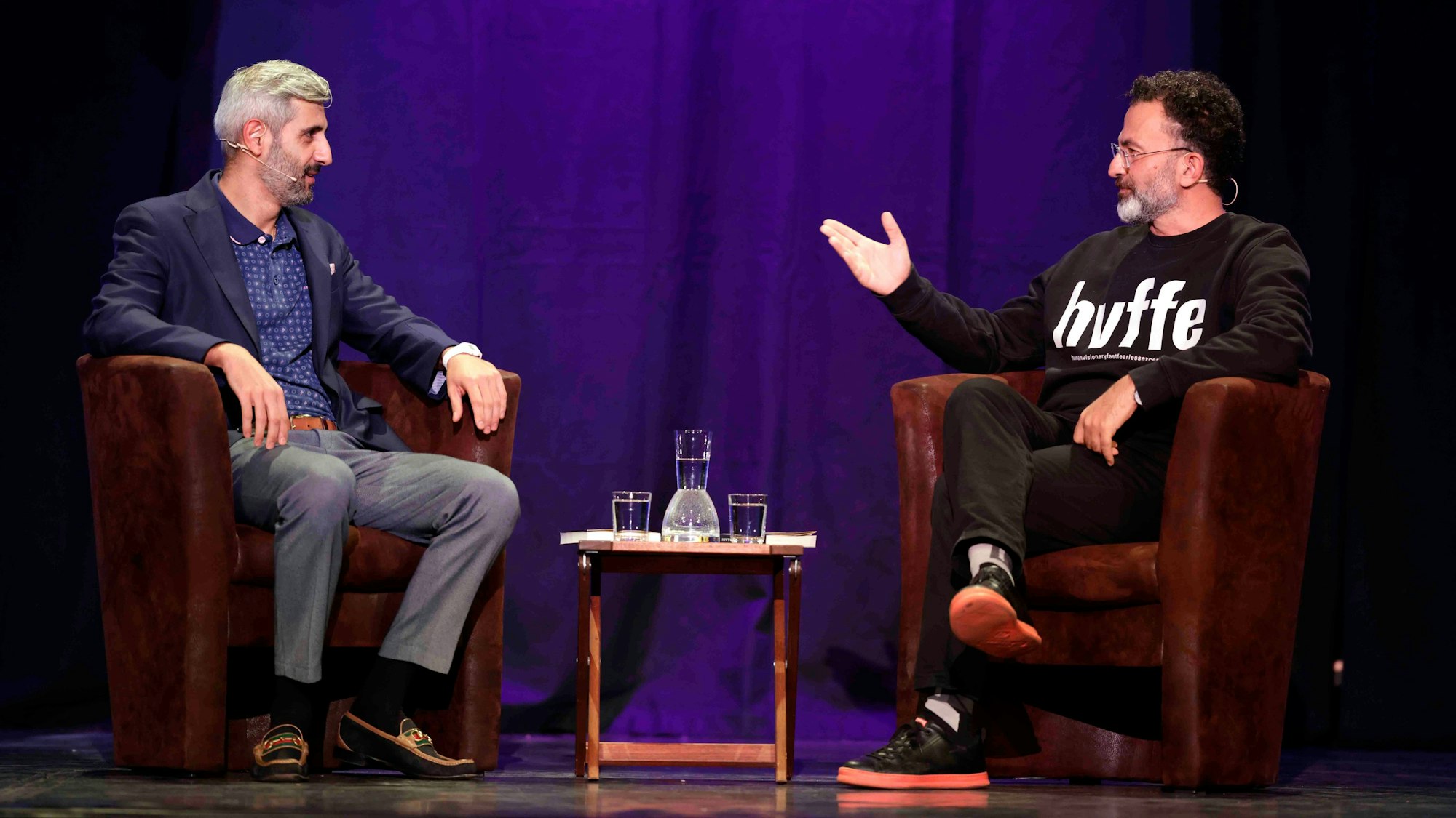 Michel Abdollahi (links) und Fatih Çevikkollu bei der lit.Cologne.